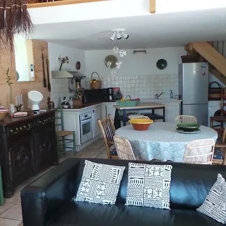 Maison De Plain Pied Pour 4 Pers Piscine Lussan (Gard)